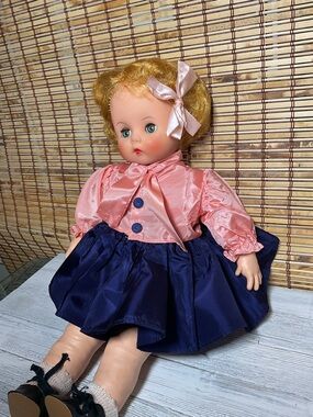 Vintage 1950 DeLuxe Toy Creation Reading ALL RUBBER DANCING DOLL WITH BOX RARE!